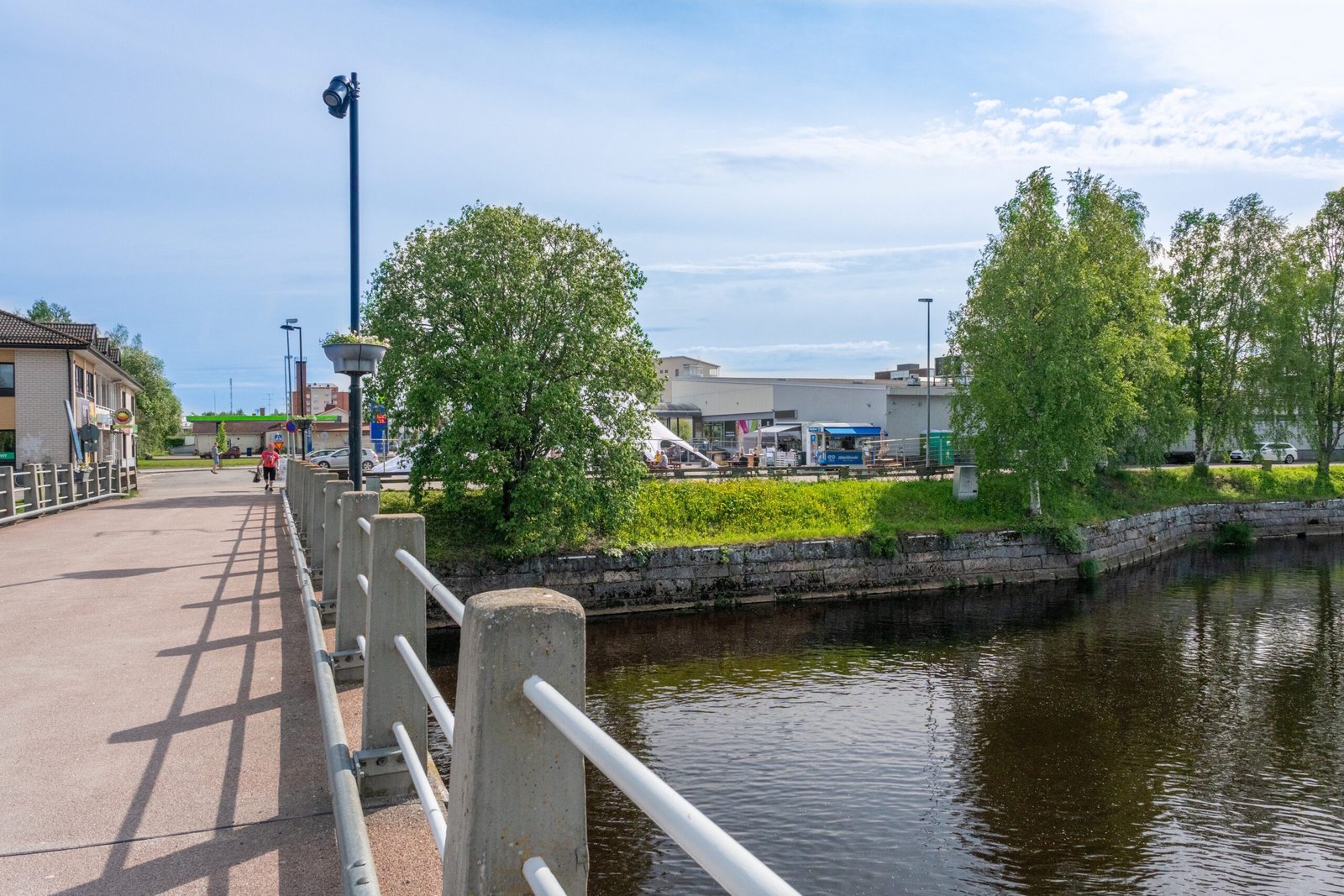 Ulkobaari 6