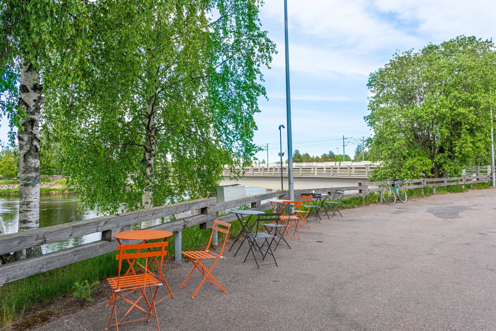 Ulkobaari 7